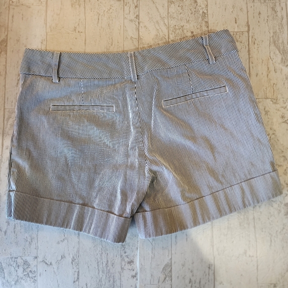 Express Editor black and white striped shorts Size 4 - Picture 10 of 12